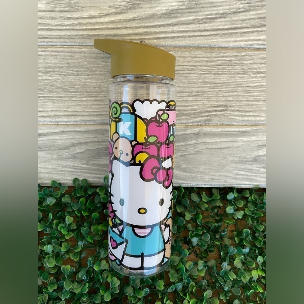 Hello Kitty 24 oz. Plastic Bottle
